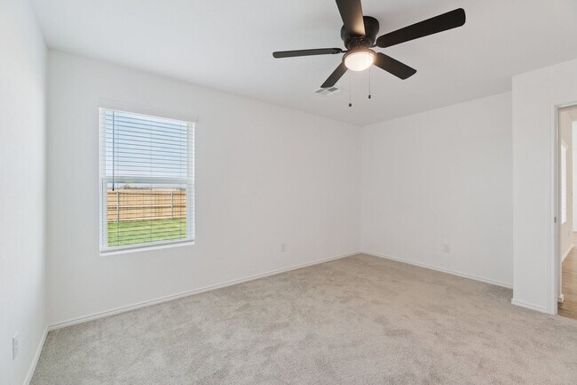 Building Photo - Edmond Rental