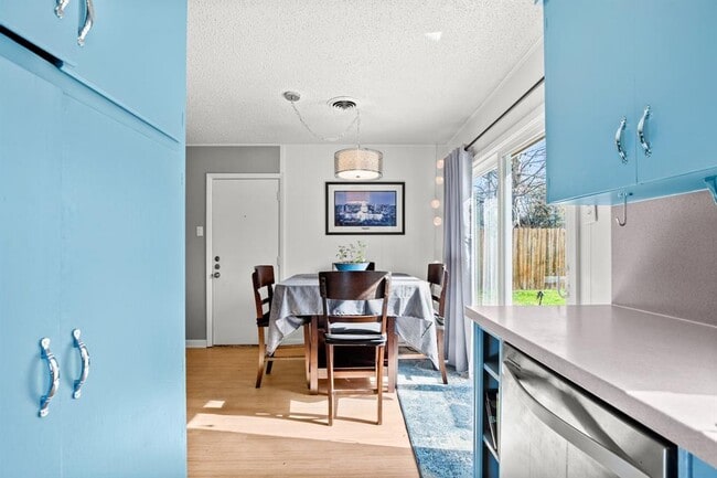 Building Photo - 6907 Miranda Dr