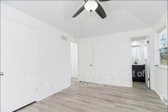 Building Photo - 12908 W 102nd St