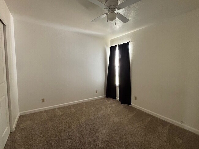 Building Photo - Spacious 3 Bedroom Home for $2250!