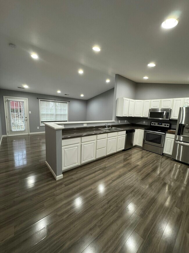 Building Photo - 5023 White Petal Way