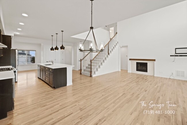 Building Photo - Luxury 5-Bedroom Home in the Award-Winning...