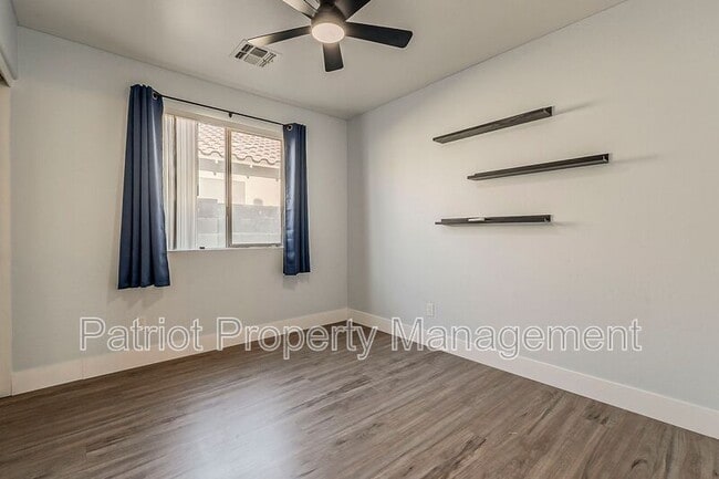 Building Photo - 13930 W Country Gables Dr