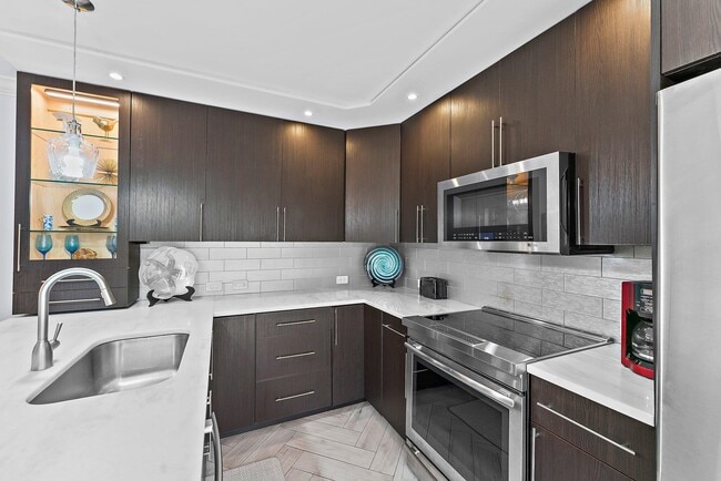 Building Photo - 2320 23rd Ct