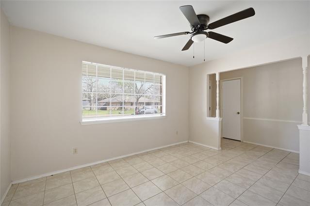 Building Photo - 403 Daisy Dr