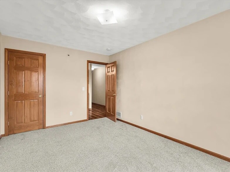 Building Photo - 10184 Metalmark Ln