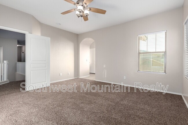 Building Photo - 45354 W Rhea Rd