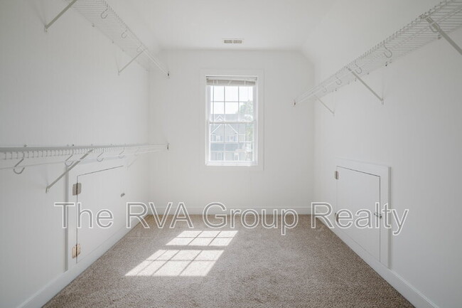 Building Photo - 4900 Lofton Dr