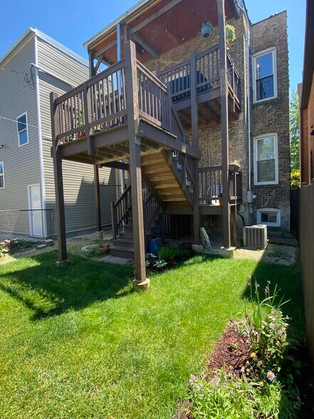 Building Photo - 1646 W Olive Ave