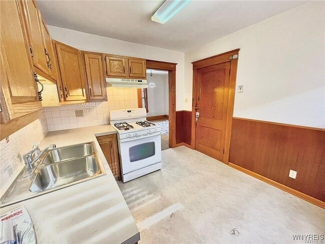 Building Photo - 88 Hartwell Rd