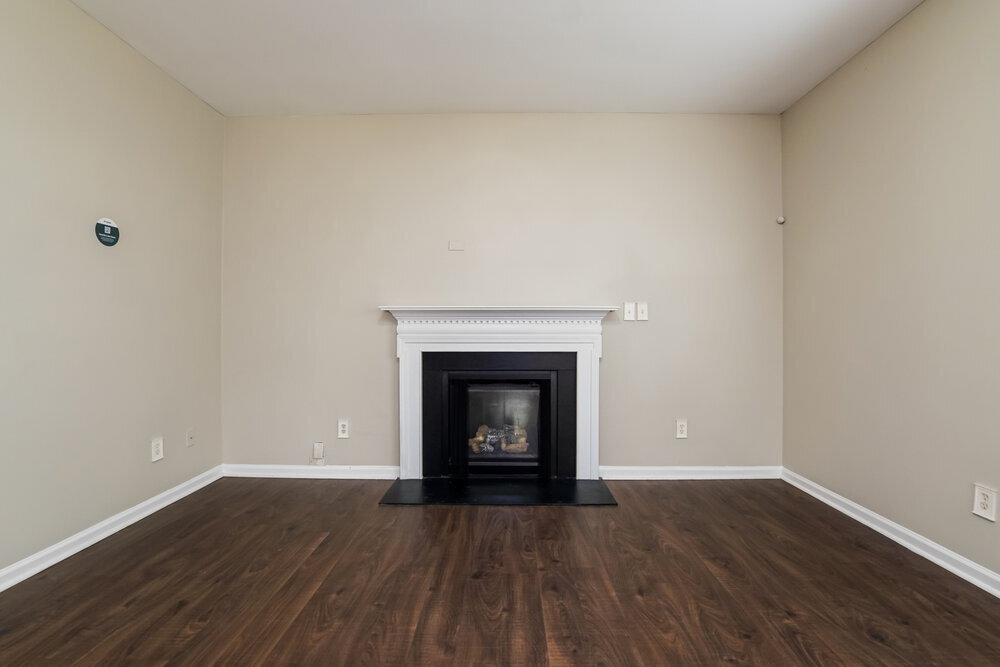 Building Photo - 610 Crosstie St