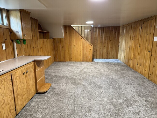Building Photo - 167 W 300 N