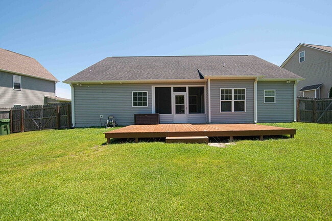 Building Photo - 125 Bridgeport Dr
