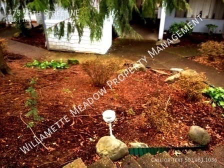 Building Photo - 175 25th St NE