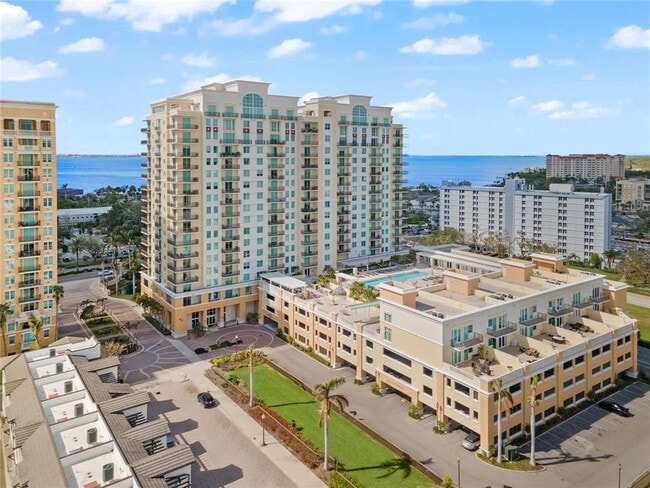 Building Photo - 800 N Tamiami Trl