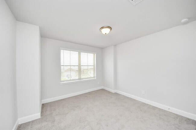 Building Photo - 448 Long Beach Bay Dr