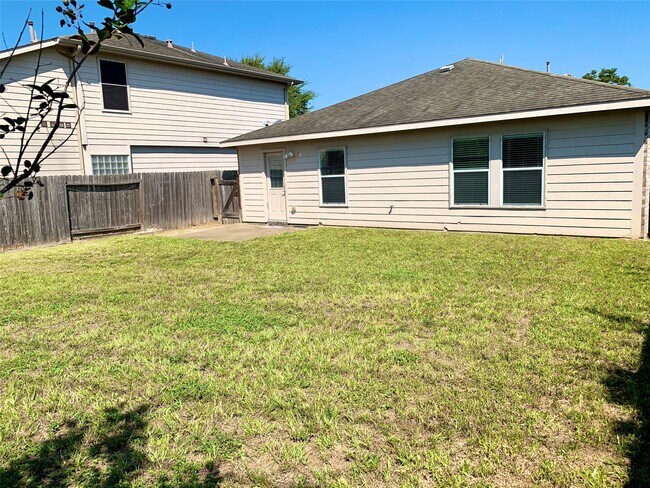 Building Photo - 20519 Lantern Springs Ln