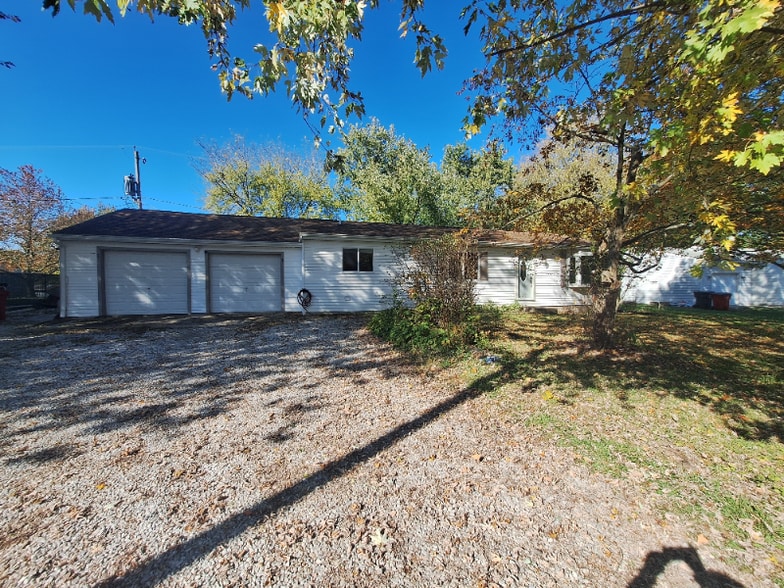 Building Photo - 5268 Summit Rd SW