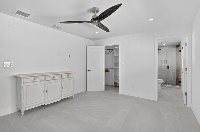 Building Photo - 20833 Sonrisa Way