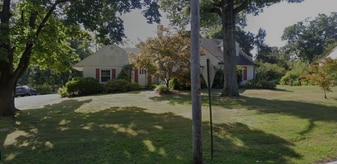 Building Photo - 106 E Brookhaven Rd