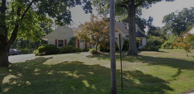 Building Photo - 106 E Brookhaven Rd