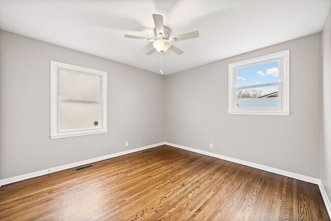 Building Photo - 3 Bedroom Pet Friendly Home For Rent Near Post!