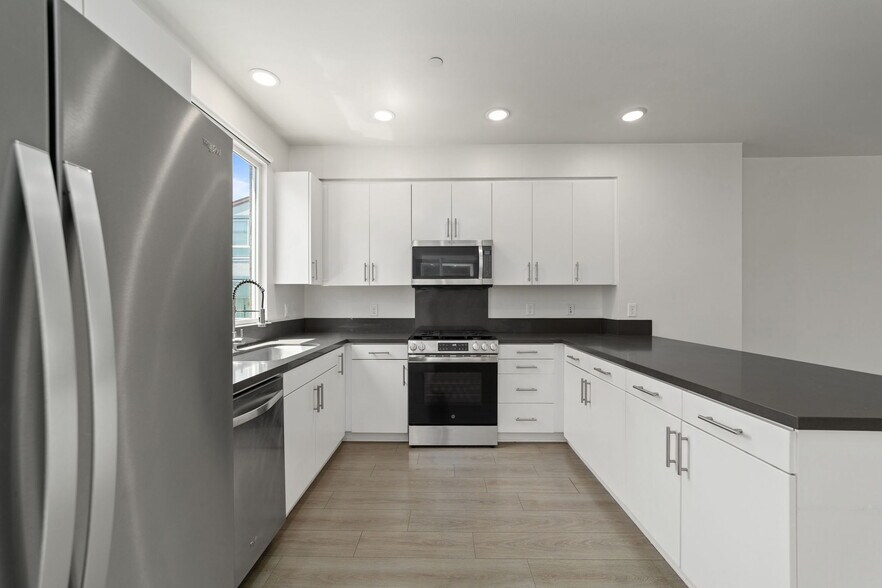 Kitchen - 2581 Arvia St. #13
