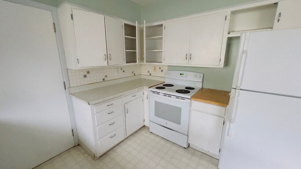 Kitchen - 2020 N Howard St