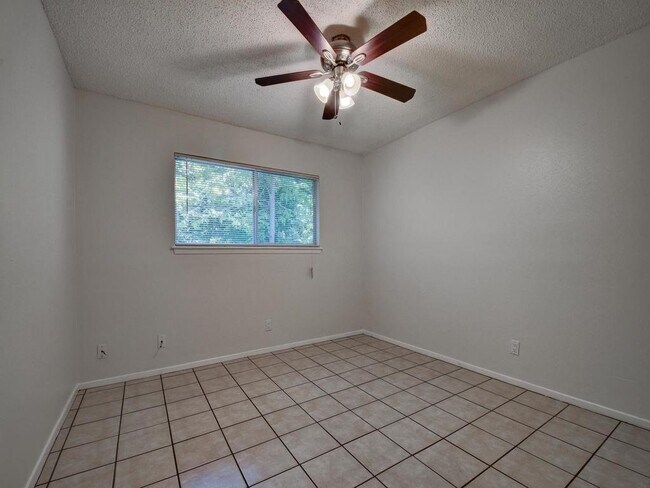 Building Photo - 9003 Little Walnut Pkwy