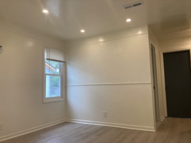 Building Photo - 1520 Meyer