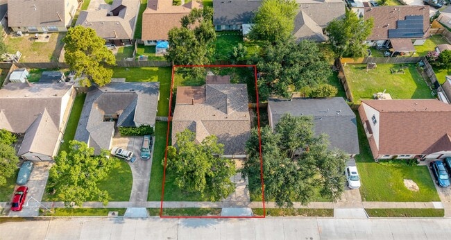 Building Photo - 17003 Summer Dew Ln