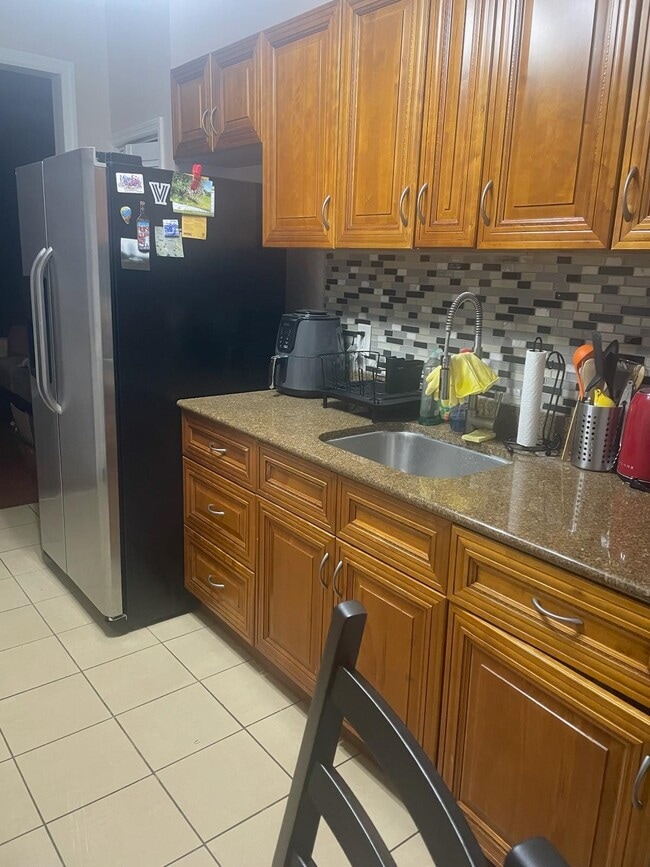 Building Photo - 280 2ND St