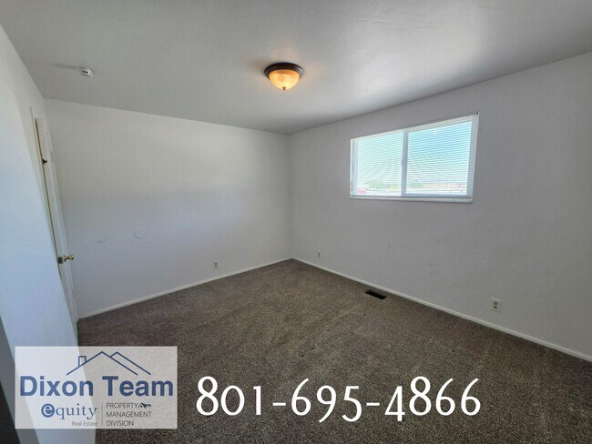 Building Photo - 2868 S 625 W