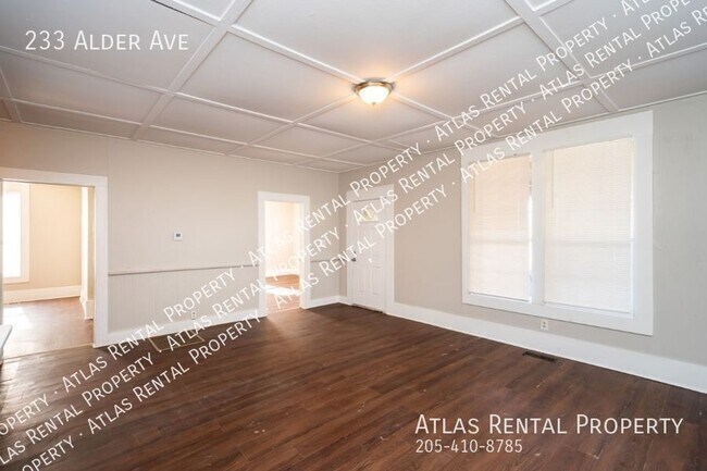 Building Photo - 233 Alder Ave