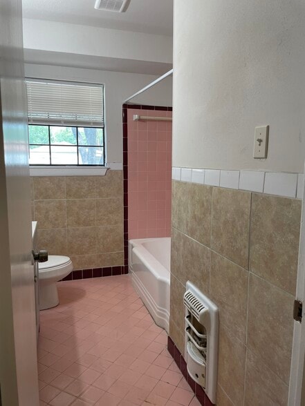 Building Photo - 1628 Sacramento