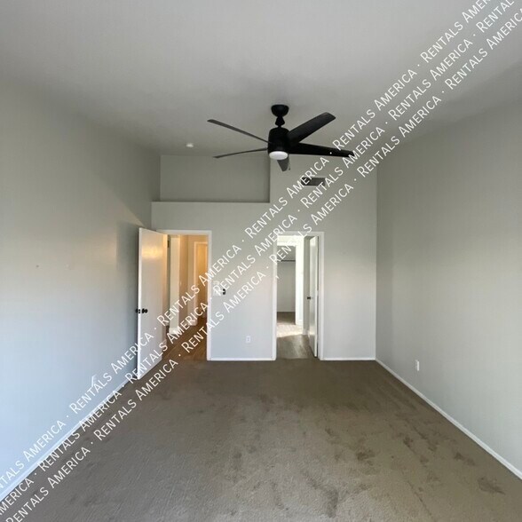 Building Photo - 440 E Del Rio St