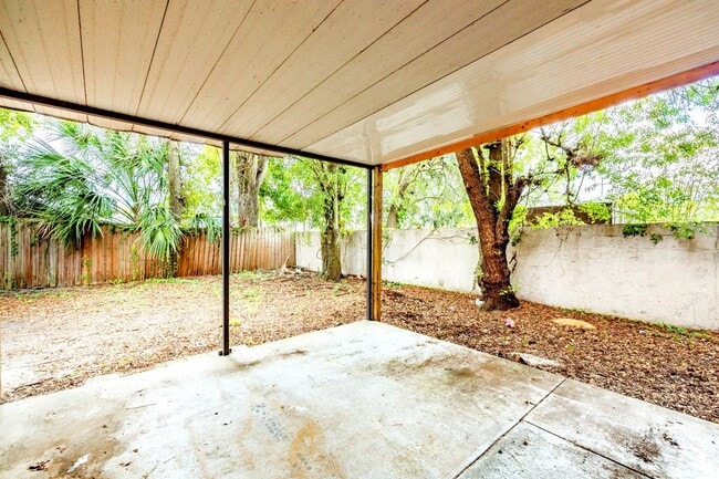 Building Photo - 2507 W Virginia Ave