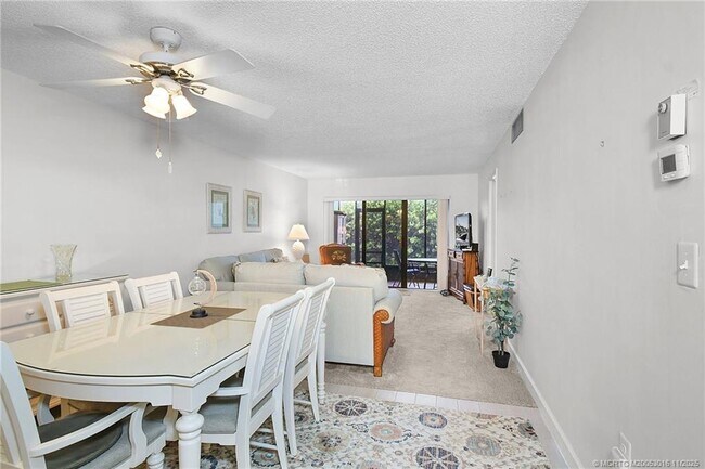 Building Photo - 7410 S Ocean Dr