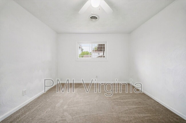 Building Photo - 5389 Susquehanna Dr