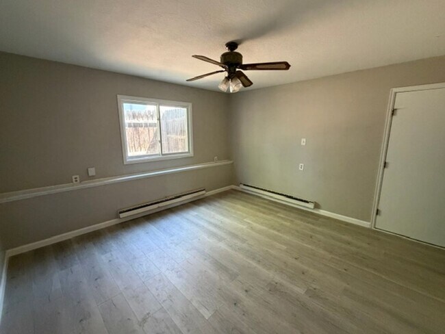 Building Photo - 2737 Sagebrush Dr