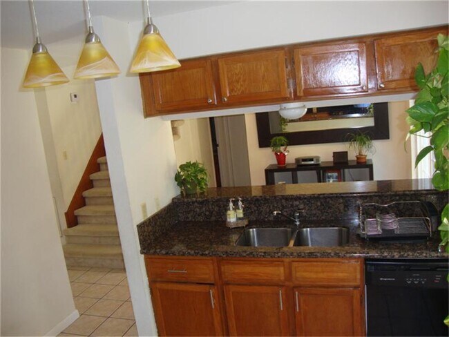 Building Photo - 22818 Brafferton Ln