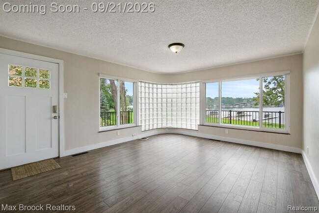 Building Photo - 4151 Bluebird Dr