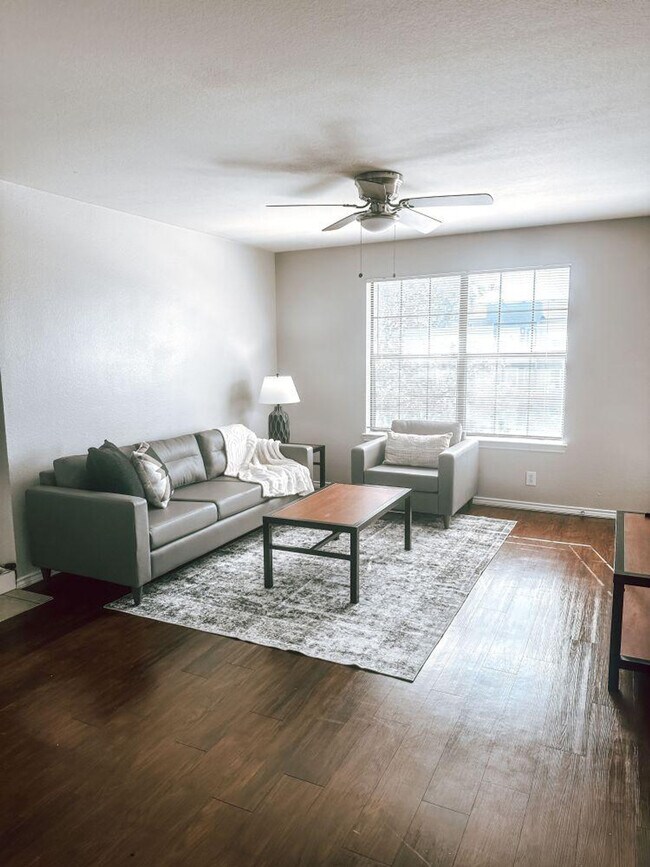 Building Photo - 1201 Cleveland St