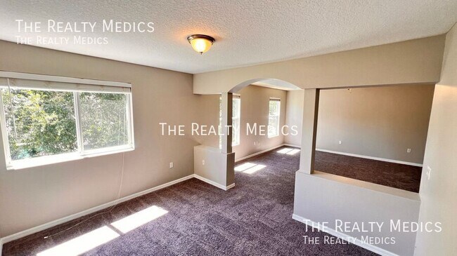 Building Photo - 12811 Moss Park Ridge Dr
