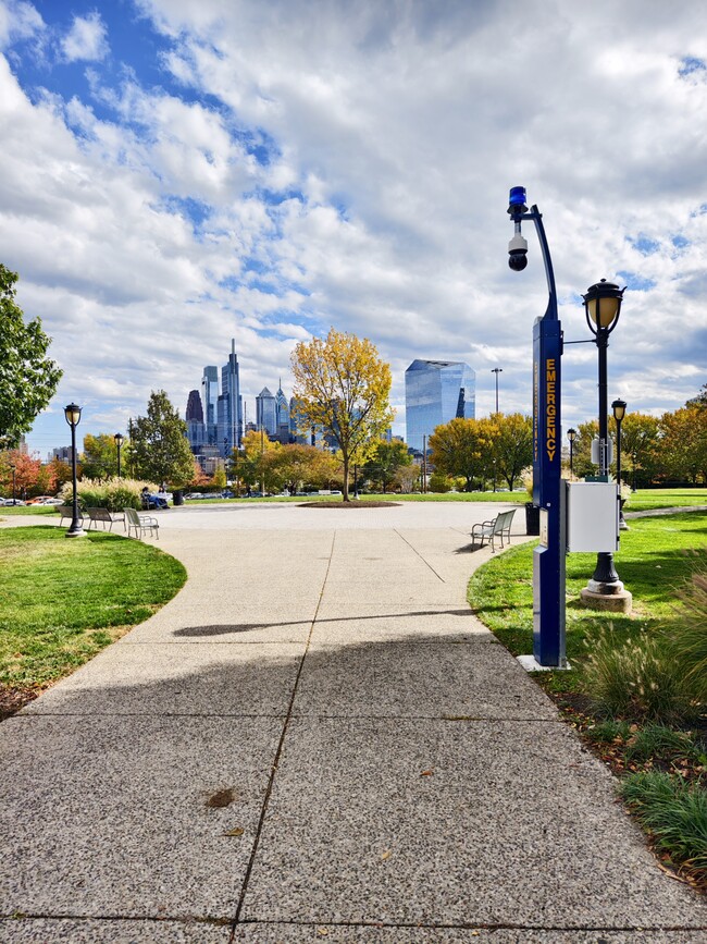 Building Photo - 413 N 33rd St