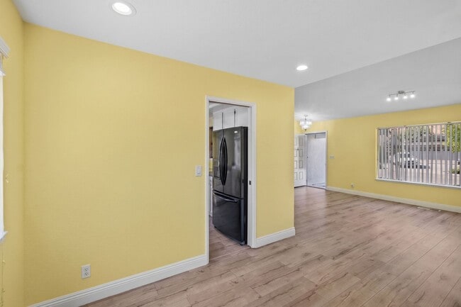 Building Photo - Beautifully Updated Four Bedroom Fremont Retreat w/ Views in Historic Niles