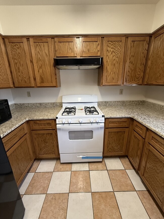 Building Photo - 8403 Villanova Dr