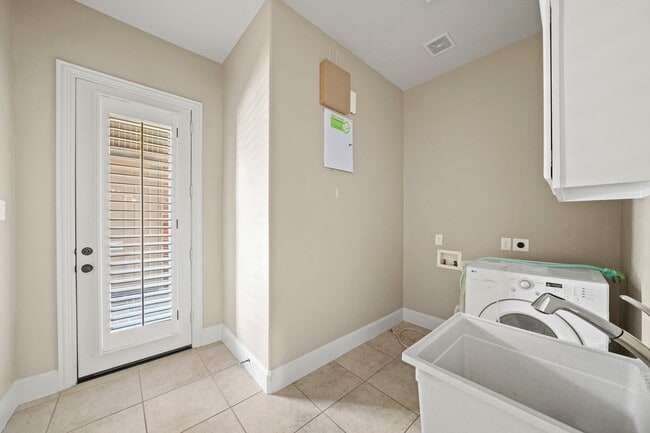 Building Photo - 25503 Madison Falls Ln