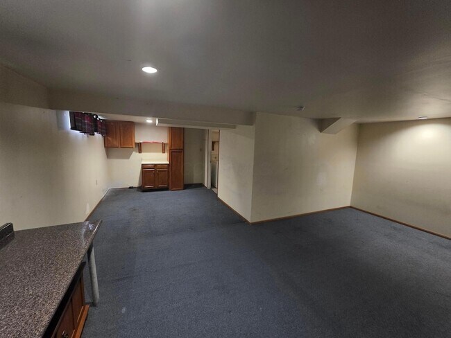Building Photo - 7006 Finchley Dr