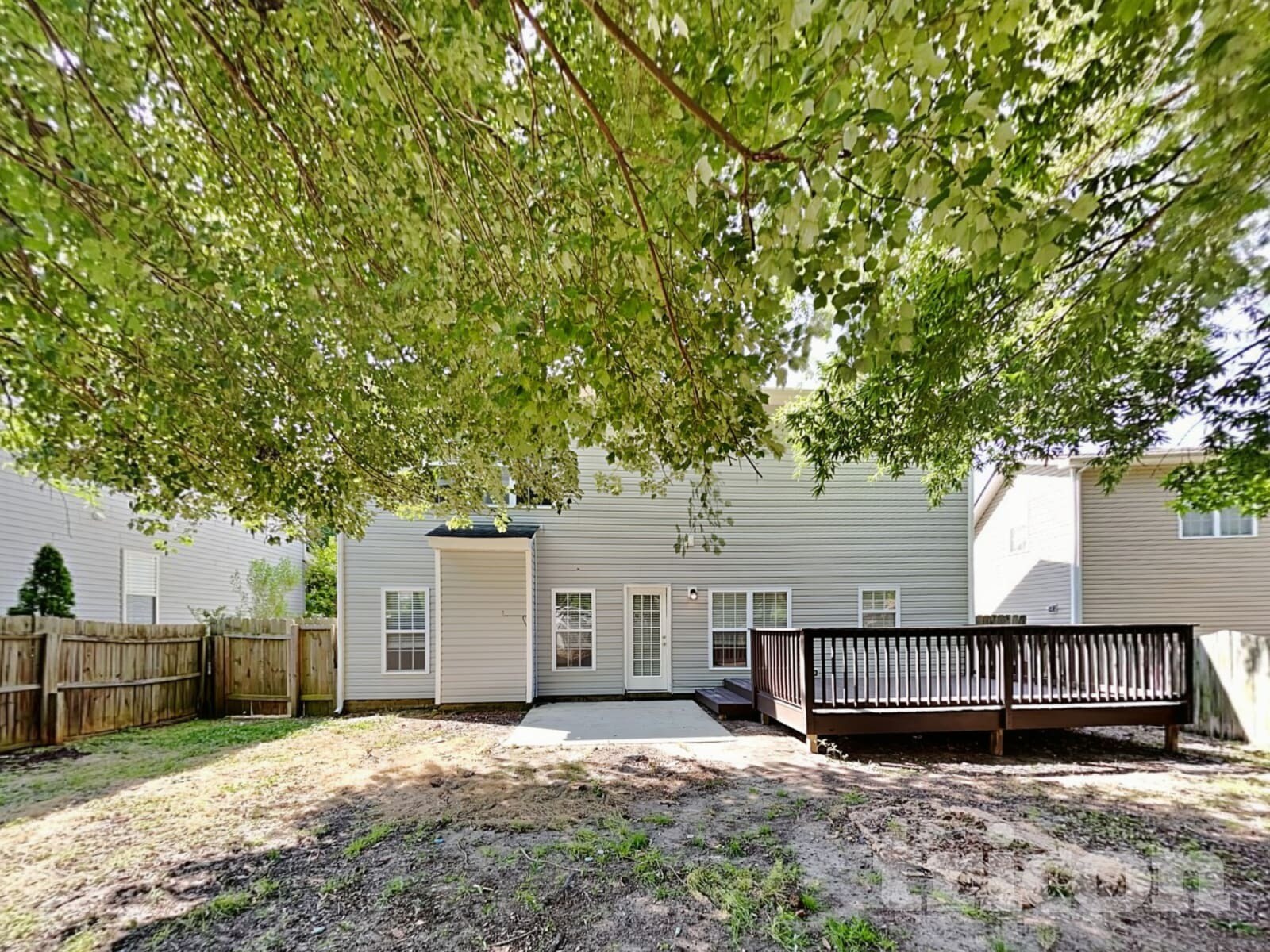 Building Photo - 1100 Bungalow Dr